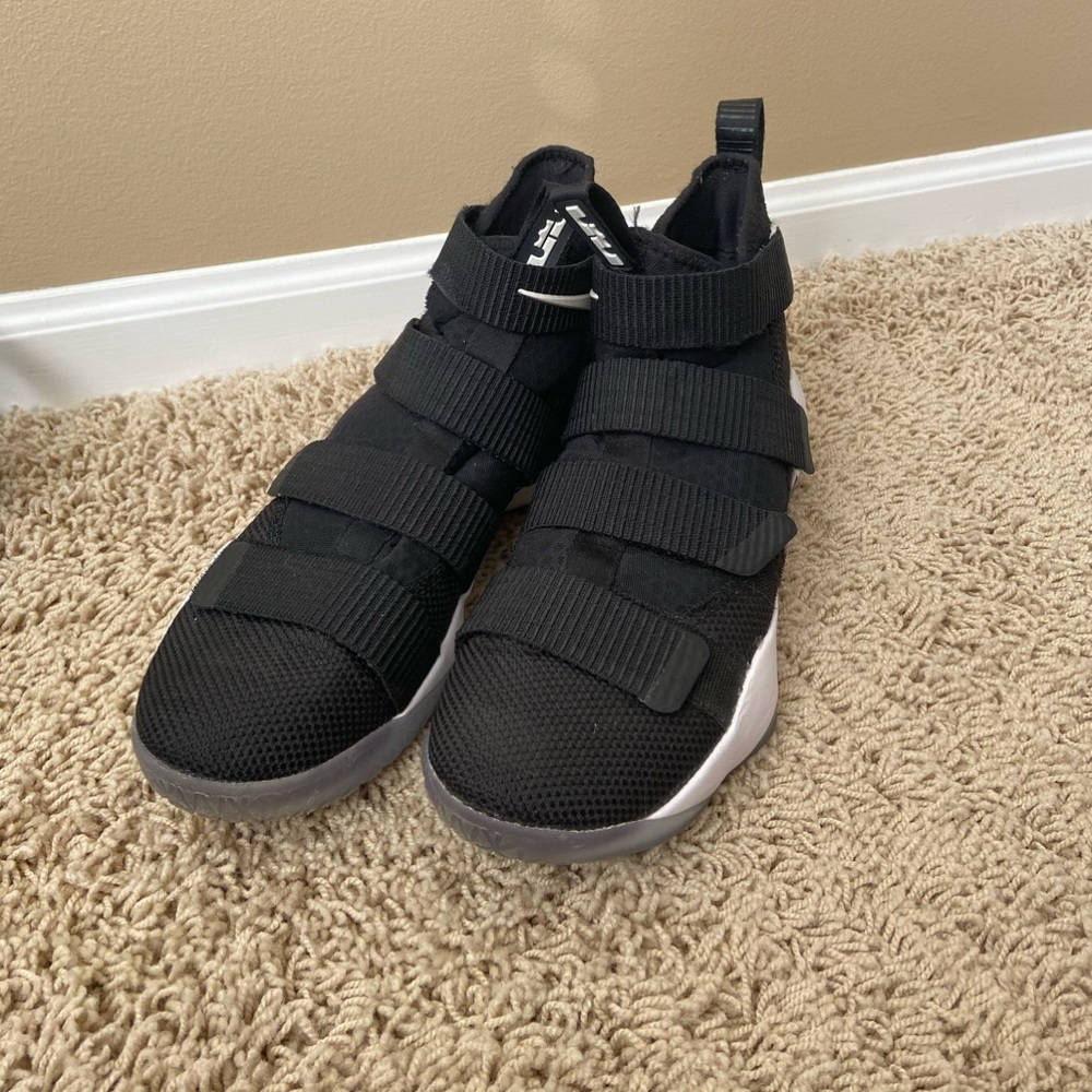 Nike Zoom Basketball Shoes